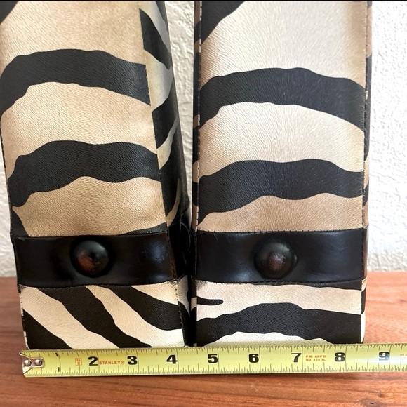 Pair of Zebra Pillar Candle Stands - Picture 10 of 11